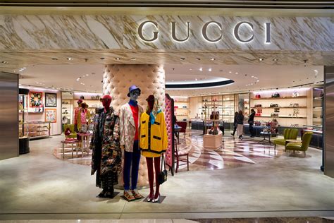 gucci produzione abbigliamento|gucci online store.